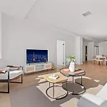Stylish Downtown La Getaway - Prime Location On Wilshire Blvd! 2 Bedroom 1 Bath