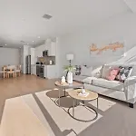 Stylish Downtown La Getaway - Prime Location On Wilshire Blvd! 2 Bedroom 1 Bath