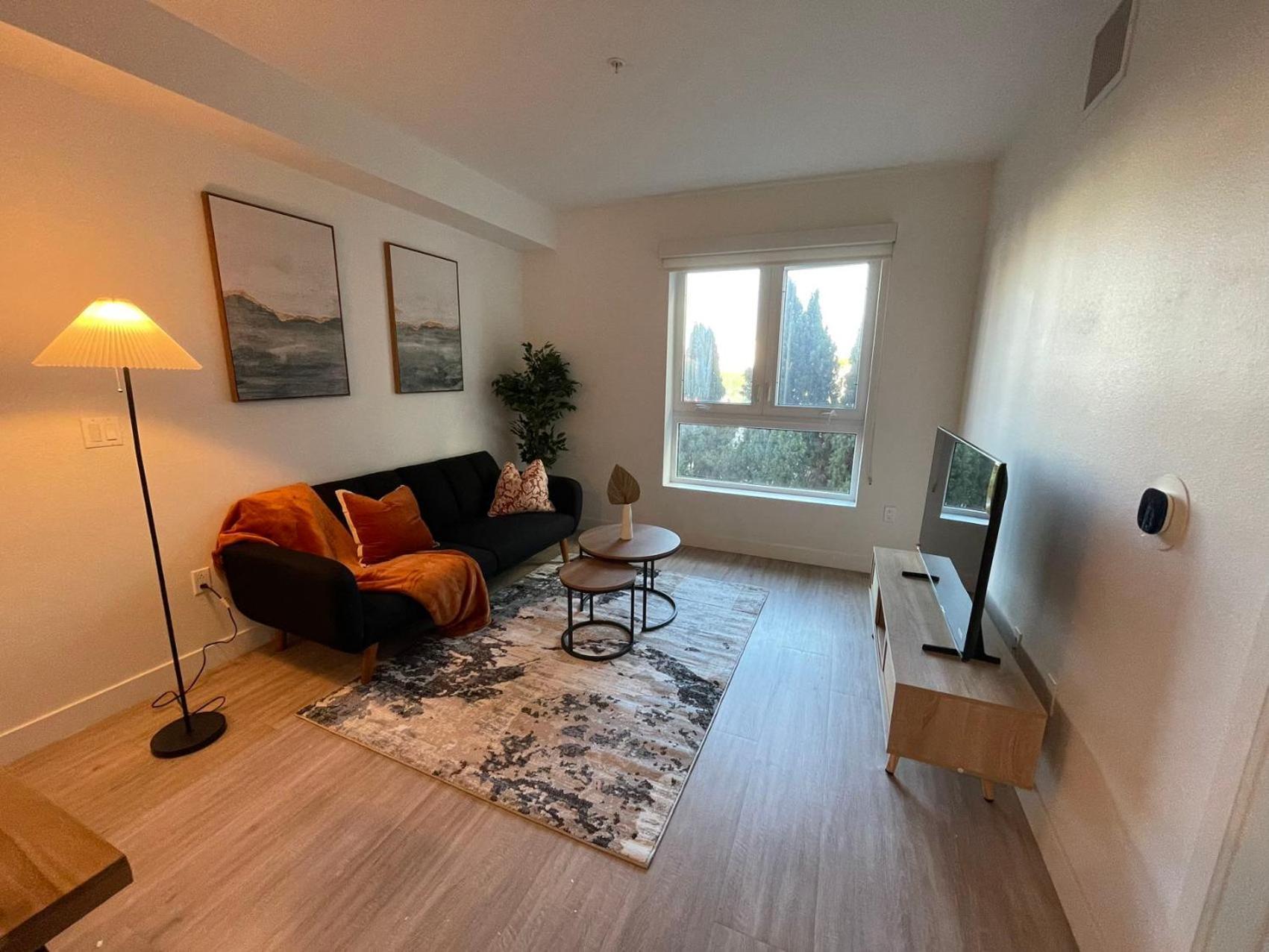 Stylish Downtown La Getaway - Prime Location On Wilshire Blvd! 2 Bedroom 1 Bath