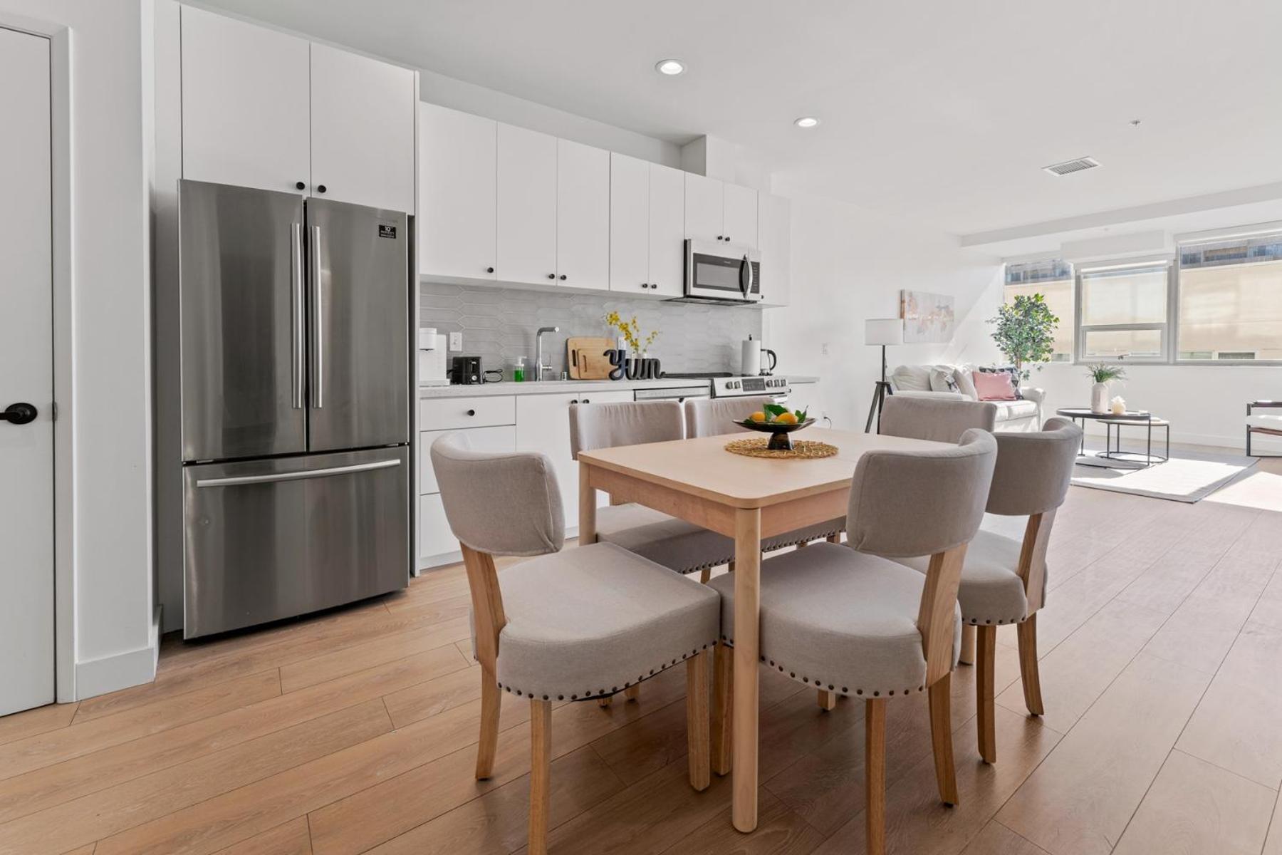 Hotel Stylish Downtown La Getaway - Prime Location On Wilshire Blvd! 2 Bedroom 1 Bath 4*