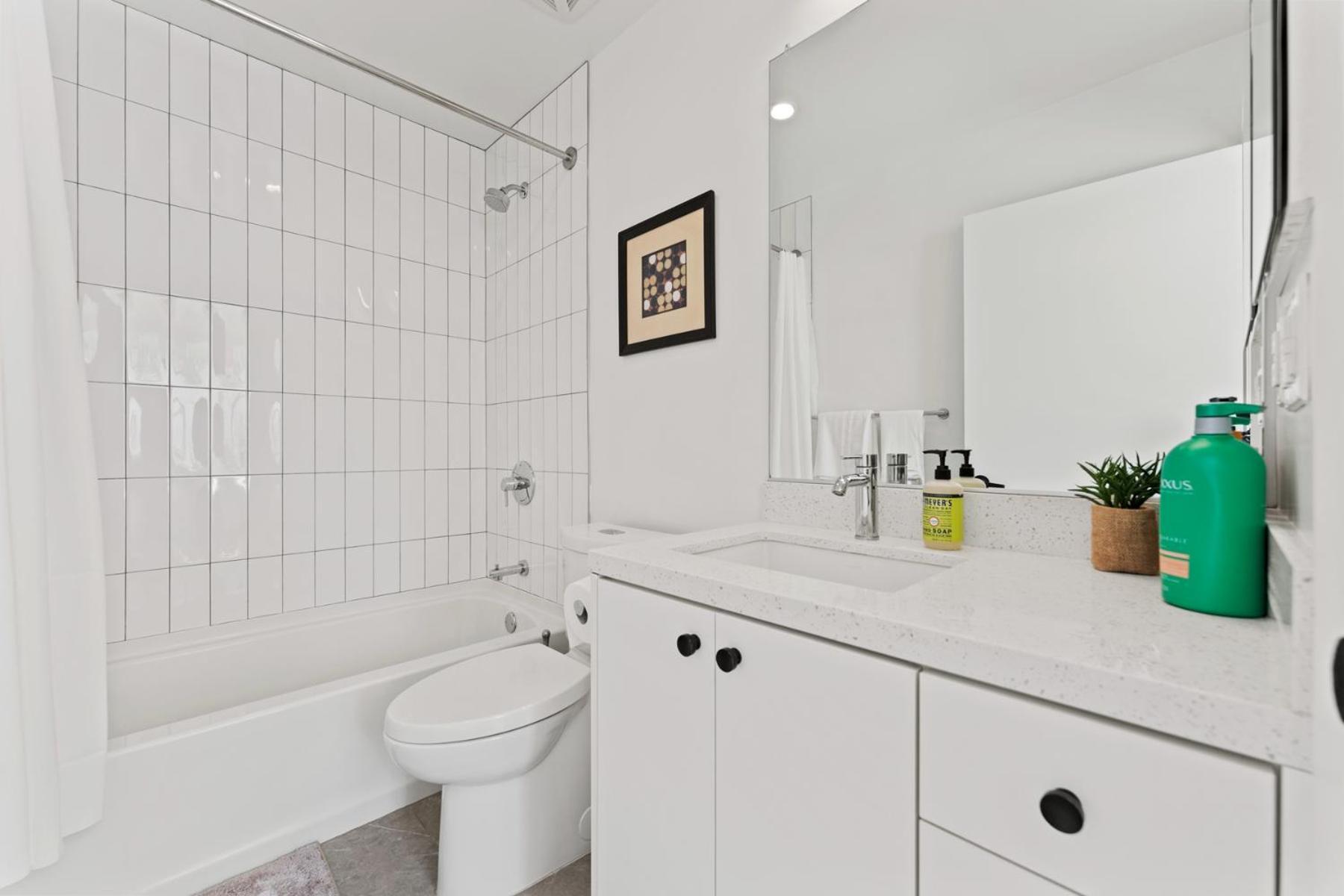 Stylish Downtown La Getaway - Prime Location On Wilshire Blvd! 2 Bedroom 1 Bath Hotel Los Ángeles